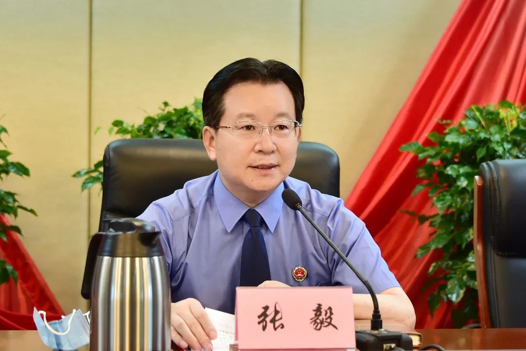 省检察院召开党组理论学习中心组学习会暨机关基层党组织学习交流会