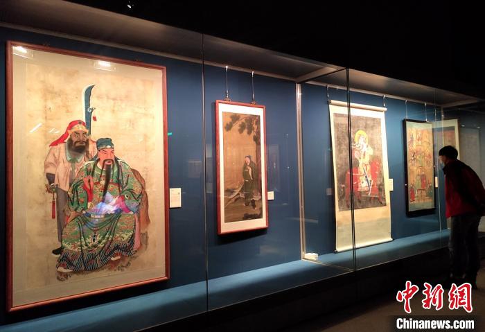 展览共展出110余件(套)绘画、造像、雕刻及文学图像。　邓霞 摄