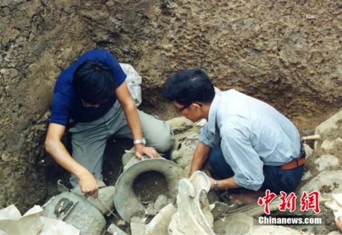 1986年祭祀坑发掘现场。三星堆博物馆供图