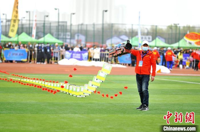 陕西咸阳渭河国际风筝节启幕8国选手“线上”拼技艺
