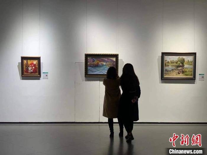 “2021年中俄油画艺术展”开幕搭建两国文化交流平台